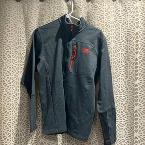The North Face Men’s quarter zip sweatshirt size L